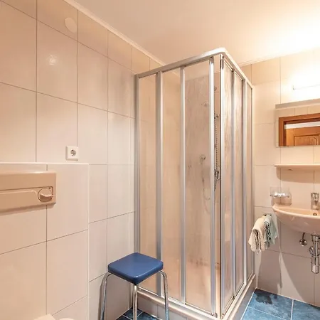 شقة Alois Arnold *